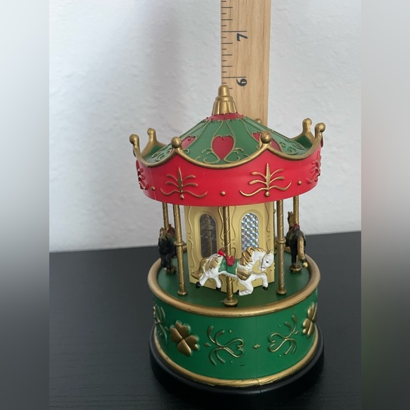 Vintage Plastic Moving Carousel Music Box 4  Horse. - Picture 6 of 7